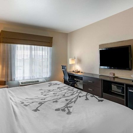 Sleep Inn & Suites Miles City Bagian luar foto
