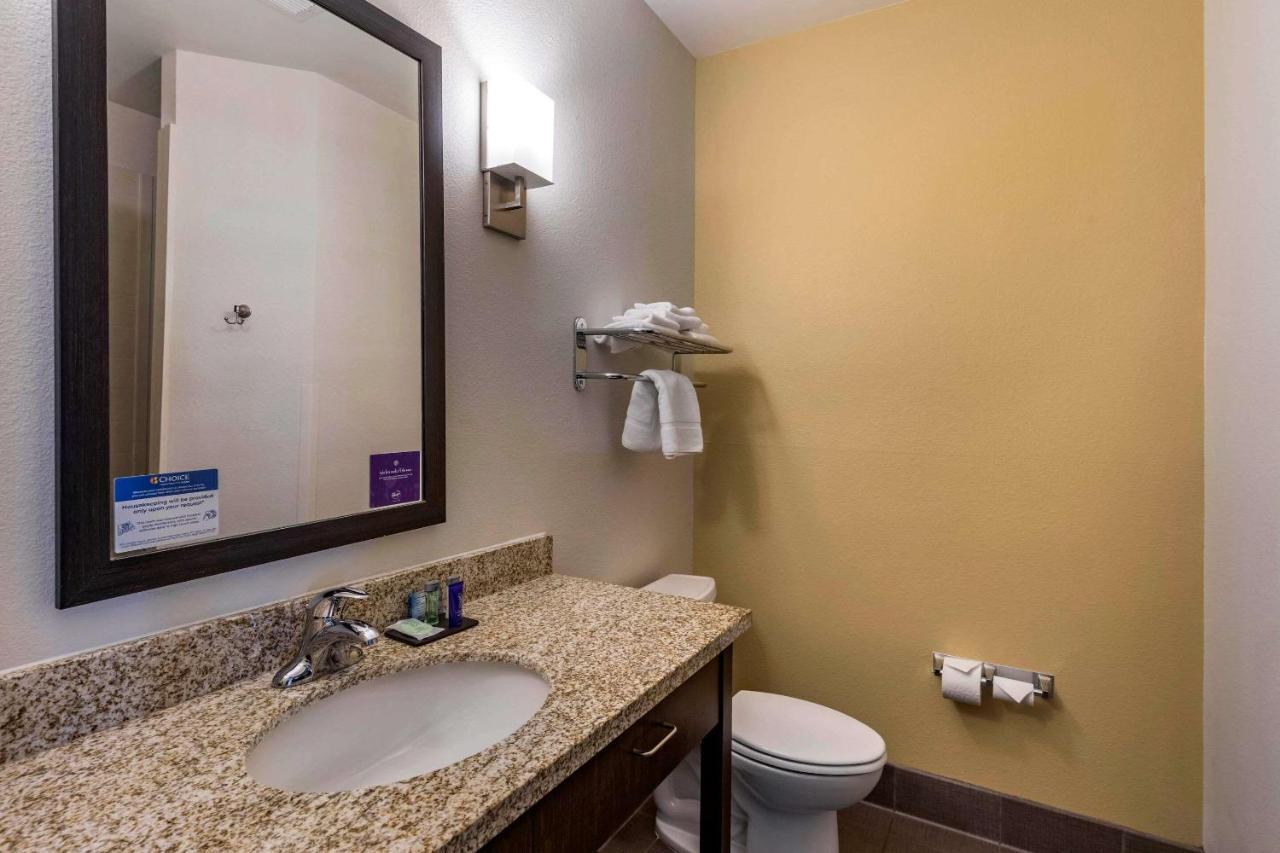 Sleep Inn & Suites Miles City Bagian luar foto