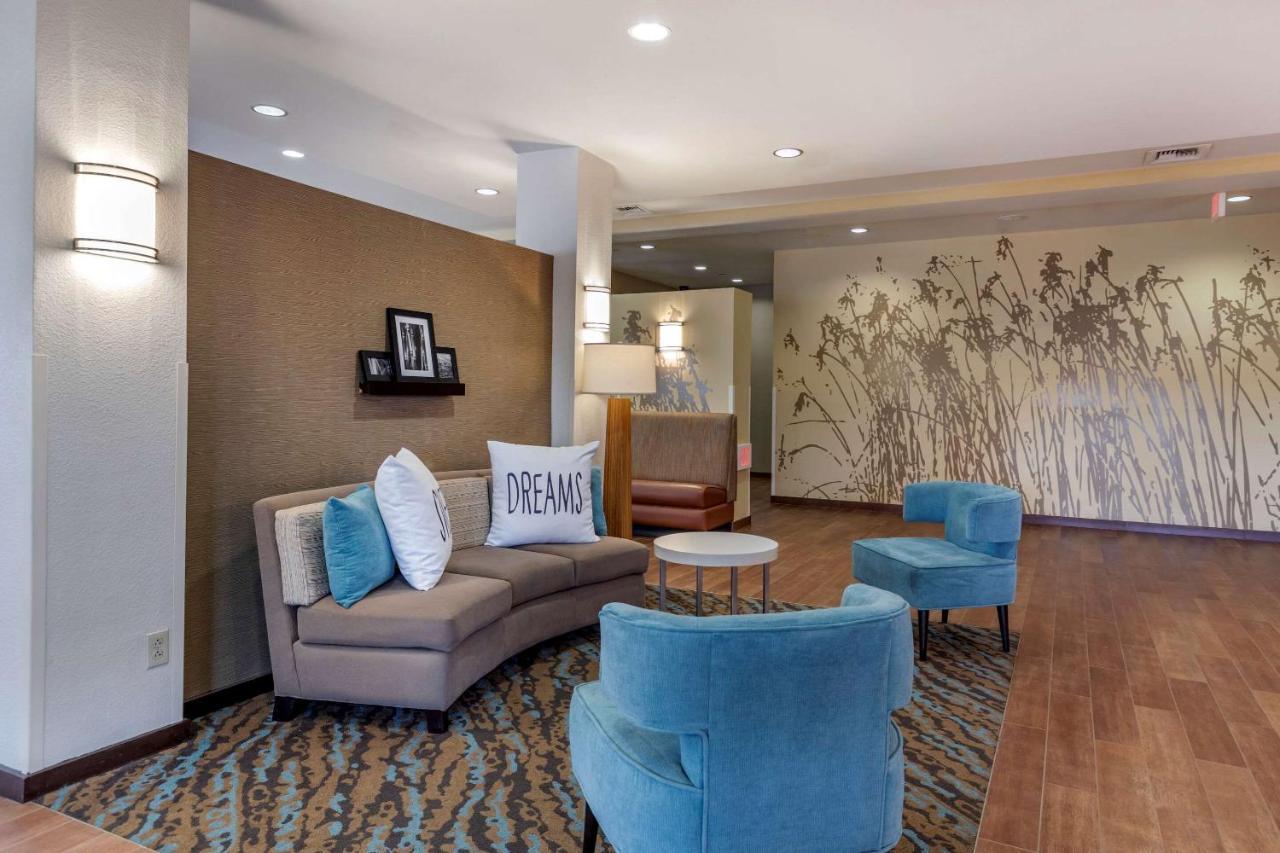 Sleep Inn & Suites Miles City Bagian luar foto
