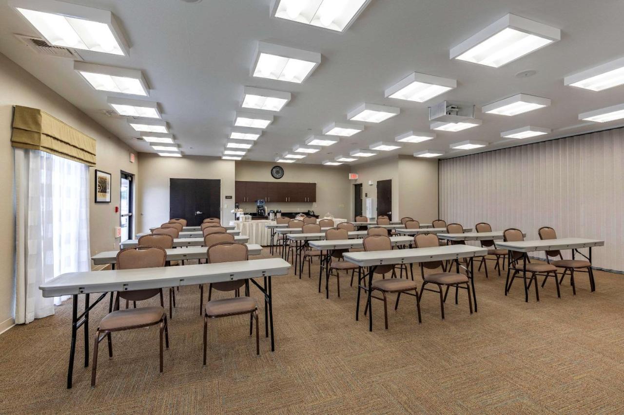 Sleep Inn & Suites Miles City Bagian luar foto