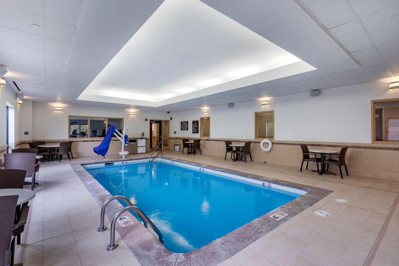 Sleep Inn & Suites Miles City Bagian luar foto